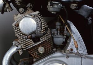 動画と音声で伝えられるテレビ看板